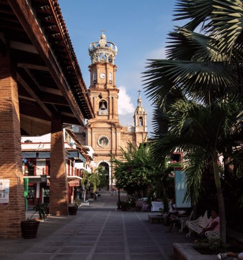 How to Make Moving to Puerto Vallarta a Breeze: 5 Practical Tips