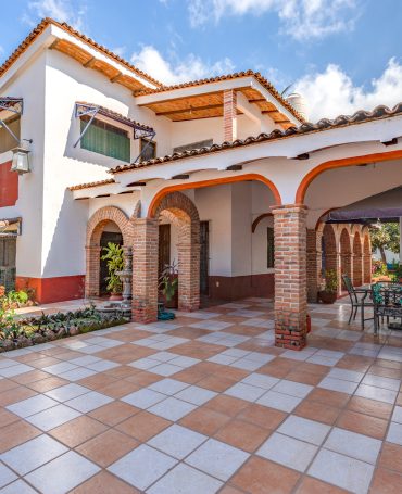 Hacienda Maria Bonita: Your Next Multi-family Investment in Las Gaviotas